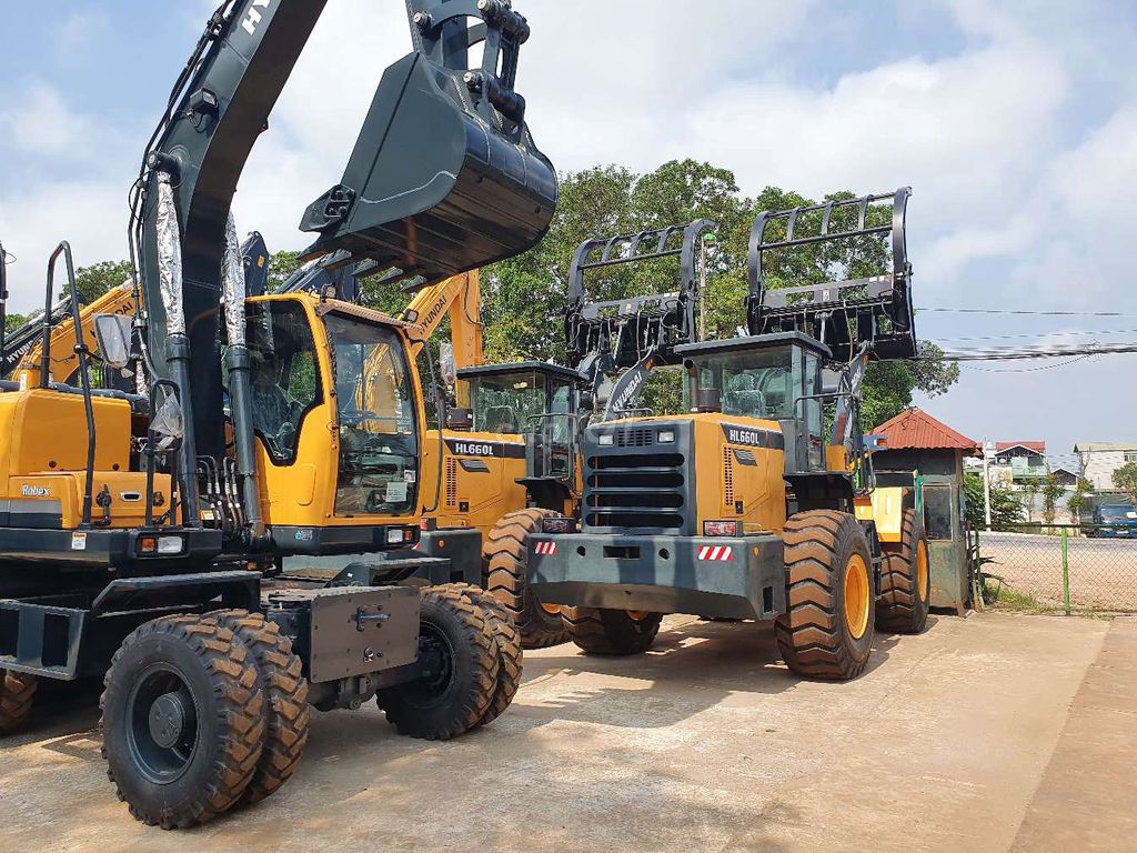 máy xúc đào bánh lốp